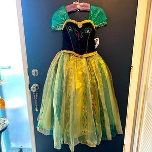 Disney Frozen Princess Anna Coronation Dress
New w/defects